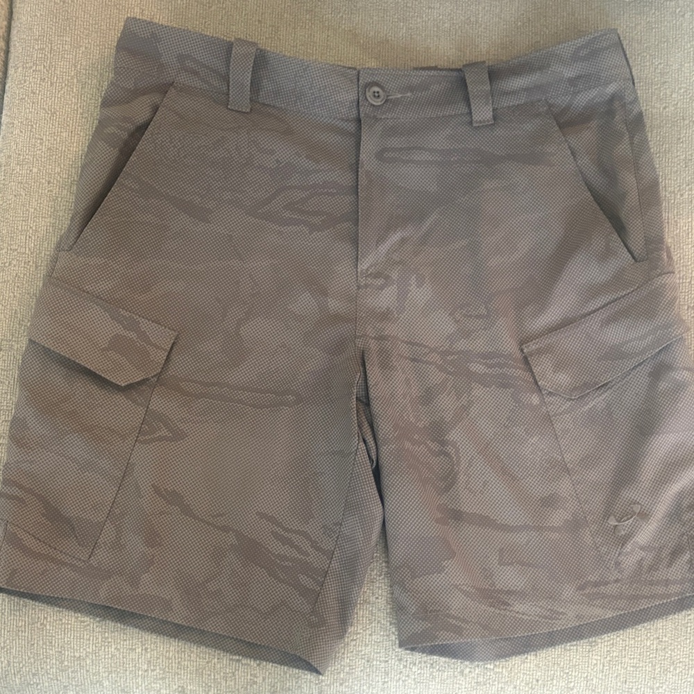 Under Armour Men's grayish, subtle camouflage pattern Cargo Shorts -